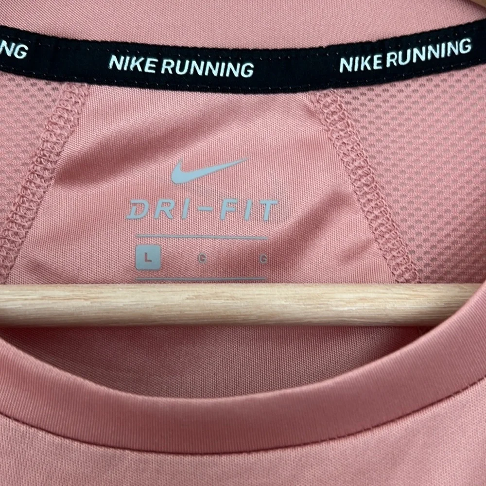 Nike tee - Picture 3 of 3